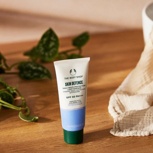The Body Shop Skin Defence Multi- Protection Light Essence SPF 50 PA +++