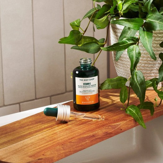 The Body Shop Vitamin C Glow Revealing Serum