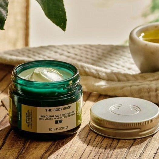 The Body Shop Hemp Rescuing Face Protector