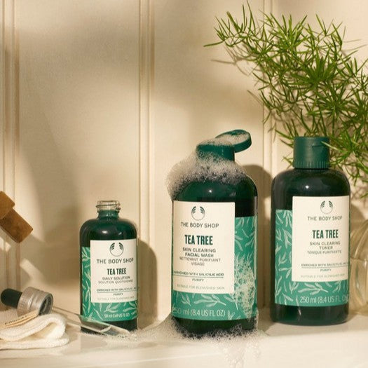 The Body Shop Tea Tree Skin Clearing Facial Wash