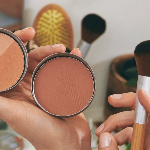 The Body Shop Coconut Bronze Glistening Glow Powder